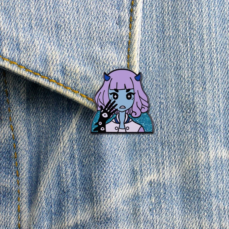 Эмалированная шпилька в глазах девушки Deomon. В ангела немного дьявола.|Броши| |