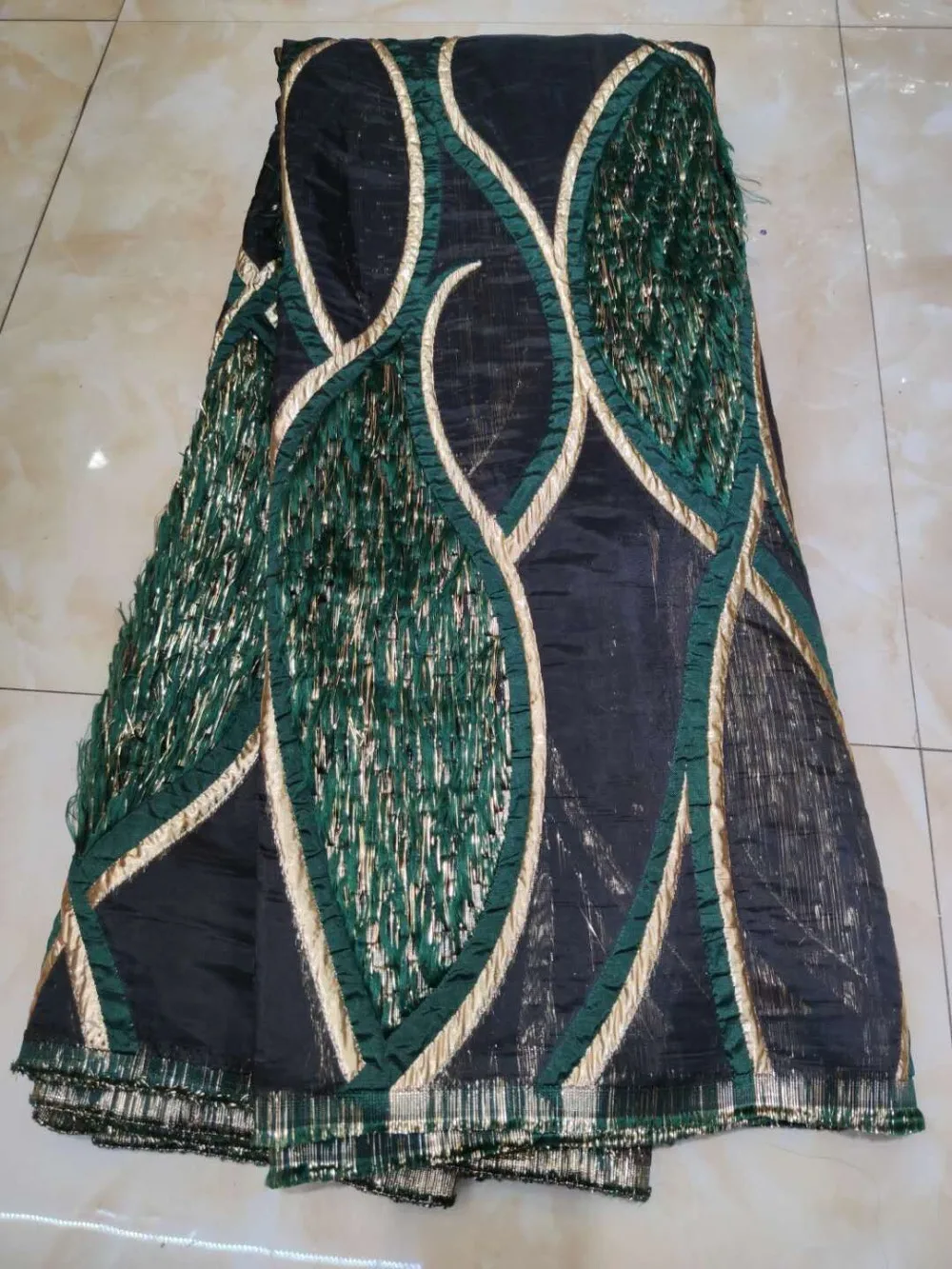 Оптовая продажа французская кружевная ткань с бахромой и перьями