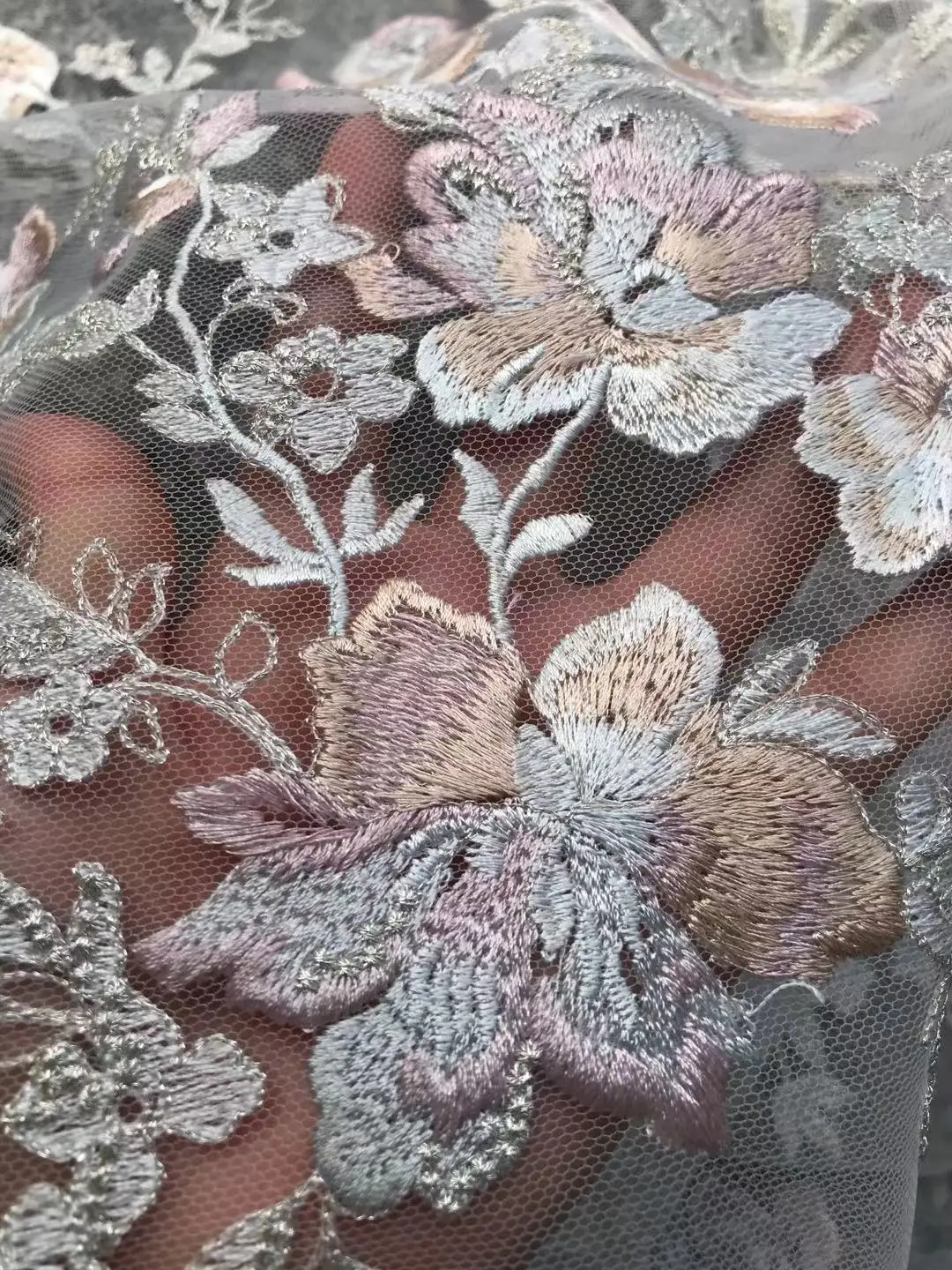 Высококачественная вышивка удобная ткань хорошее качество и хорошая цена