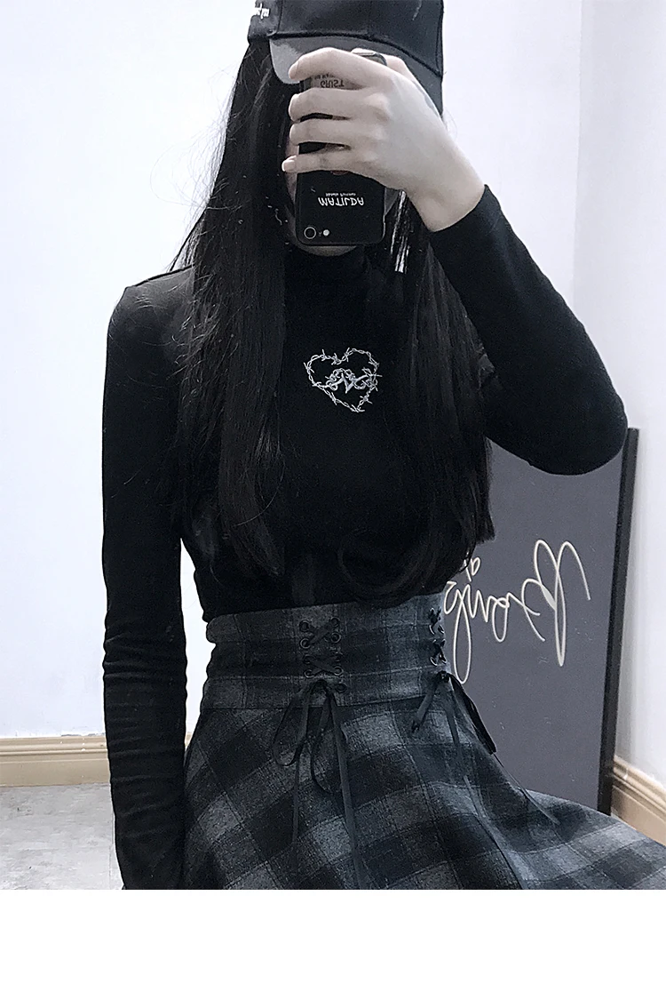 Женская готическая футболка Ruibbit черная однотонная облегающая с длинным рукавом