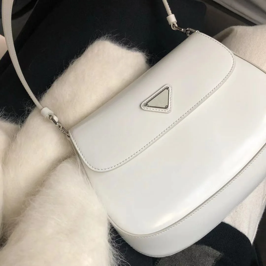 

New Cleo handbag mid ancient French stick underarm bag bright leather one shoulder handbag