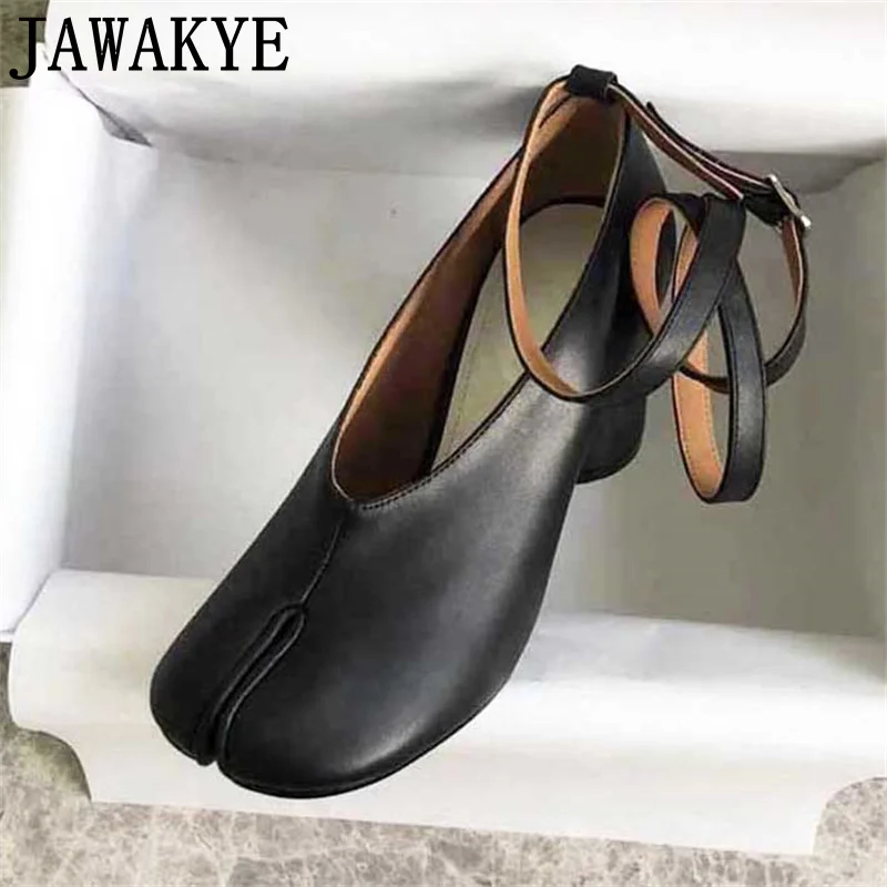 

Split toe Chunky High-heel Shoes Women Black White Ankle Buckle Rome Pumps Ladies Brand Fashion Week Leather Shoes mujer