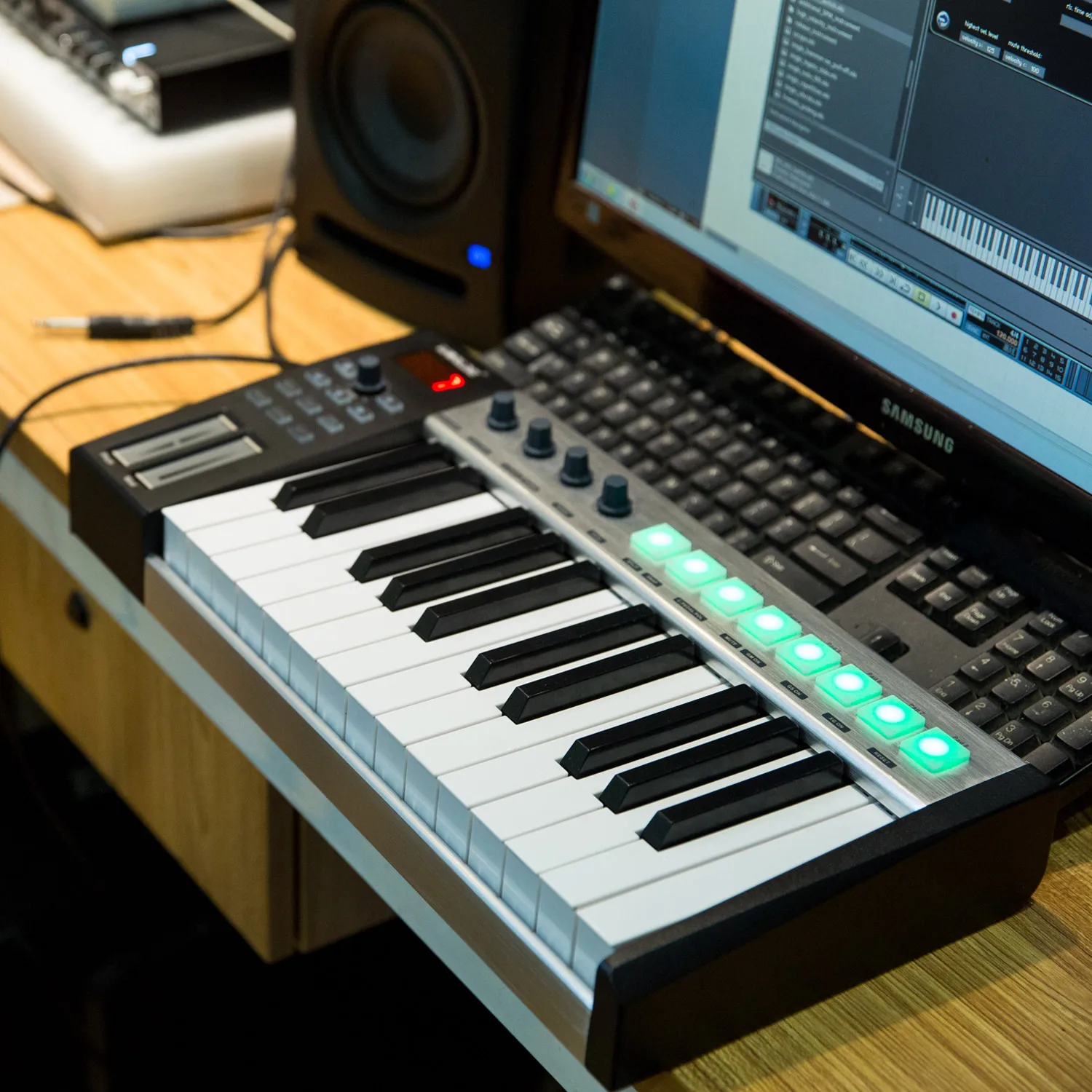 WORLDE TUNA MINI Новый Ультрапортативный 25 клавишный USB MIDI контроллер клавиатуры два