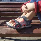 Летние сандалии Apakowa для малышей, спортивные повседневные стильные сандалии для маленьких мальчиков, дышащие крутые сандалии с открытым носком для детей, детская обувь