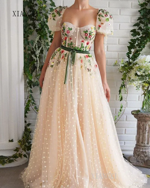 Женское вечернее платье до пола длинное с квадратным вырезом коротким рукавом и