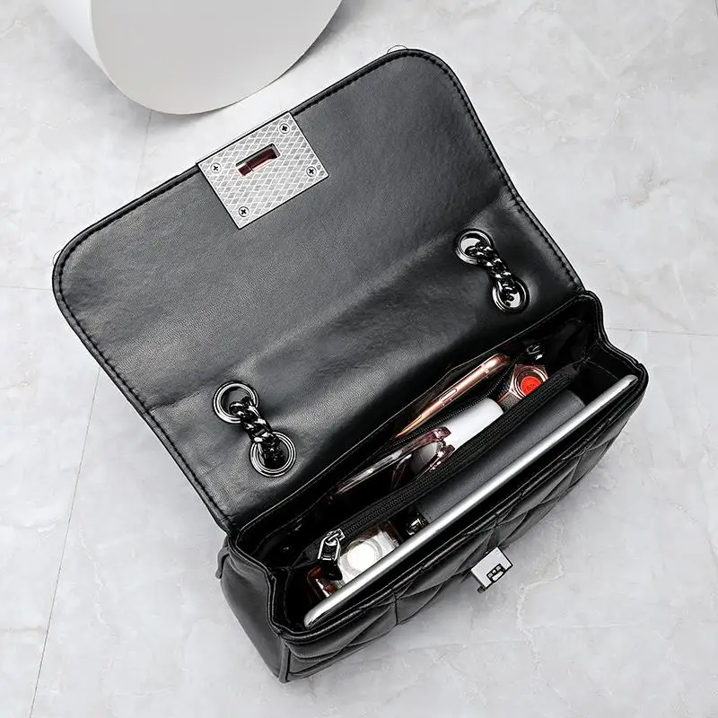 

The new fashion trend of 2021, high-volume leather one-shoulder high-end cross-body bag