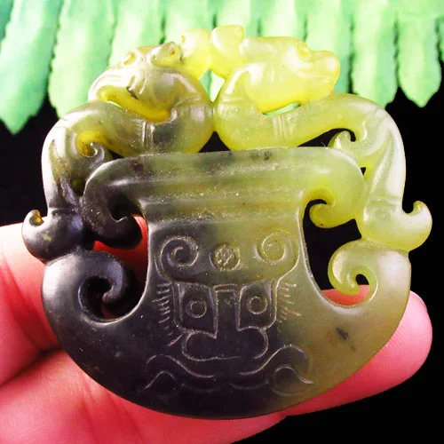 

Carved Natural Lemon Jade Dragon Pendant Bead 55x52x13mm SK60023