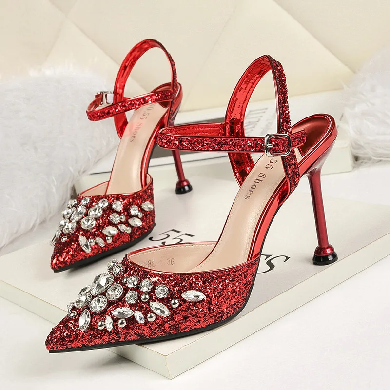 Женские босоножки на высоком каблуке летние большого размера с мехом танкетке