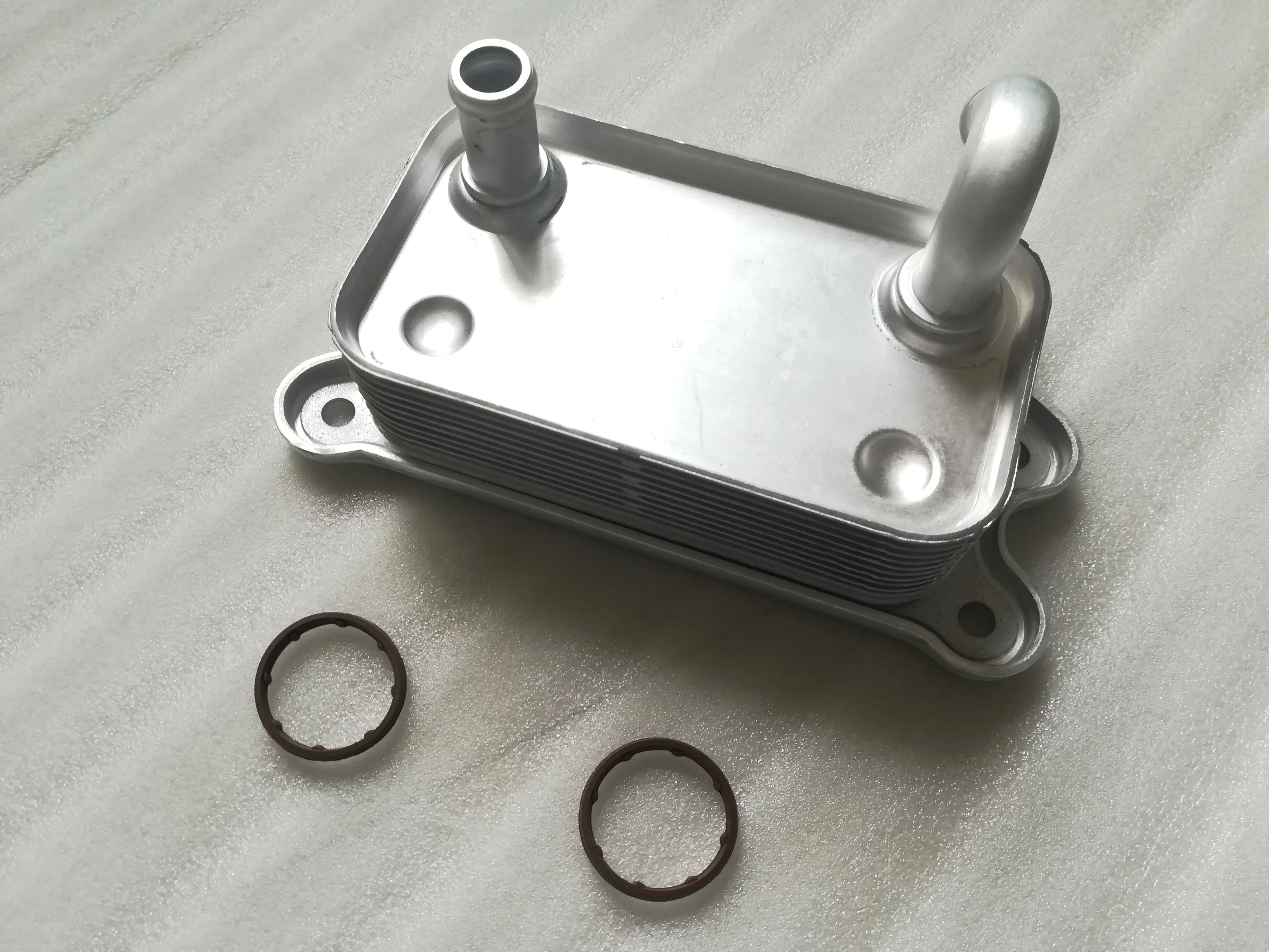 Бесплатная доставка масляный радиатор двигателя с уплотнительными кольцами