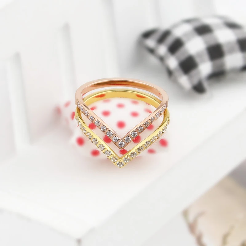 Красивый дизайн в Форма ЧПУ инкрустированное Цирконом кольцо для женщин Любовь