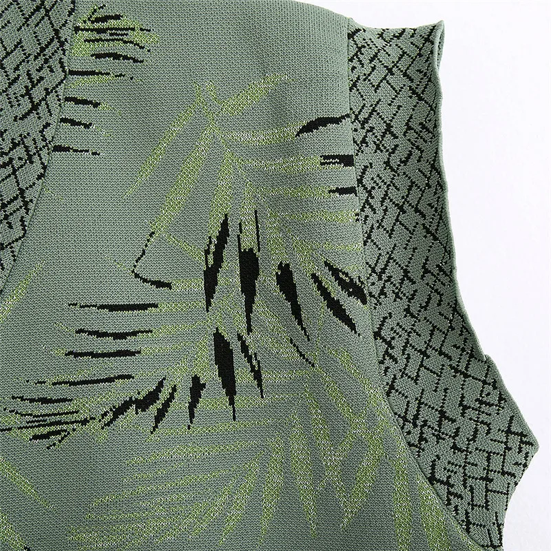 

Women Leaf Pattern Loose Knitted Vest Fashion V Neck Sleeveless Female Waistcoat Army Green Loose Tops