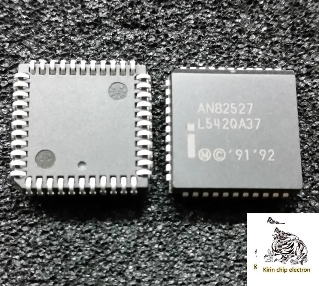 

5PCS/LOTAN8252F8 AN82527 PLCC44 Microcontroller Integrated circuit IC chip