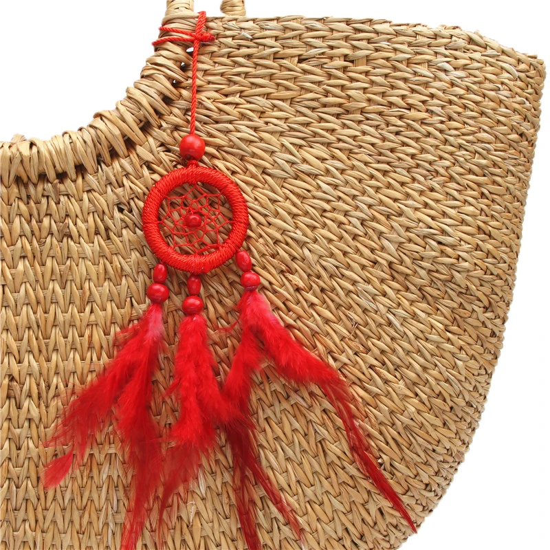 Брелки Ловец снов в стиле бохо с разноцветными перьями и деревянными листьями