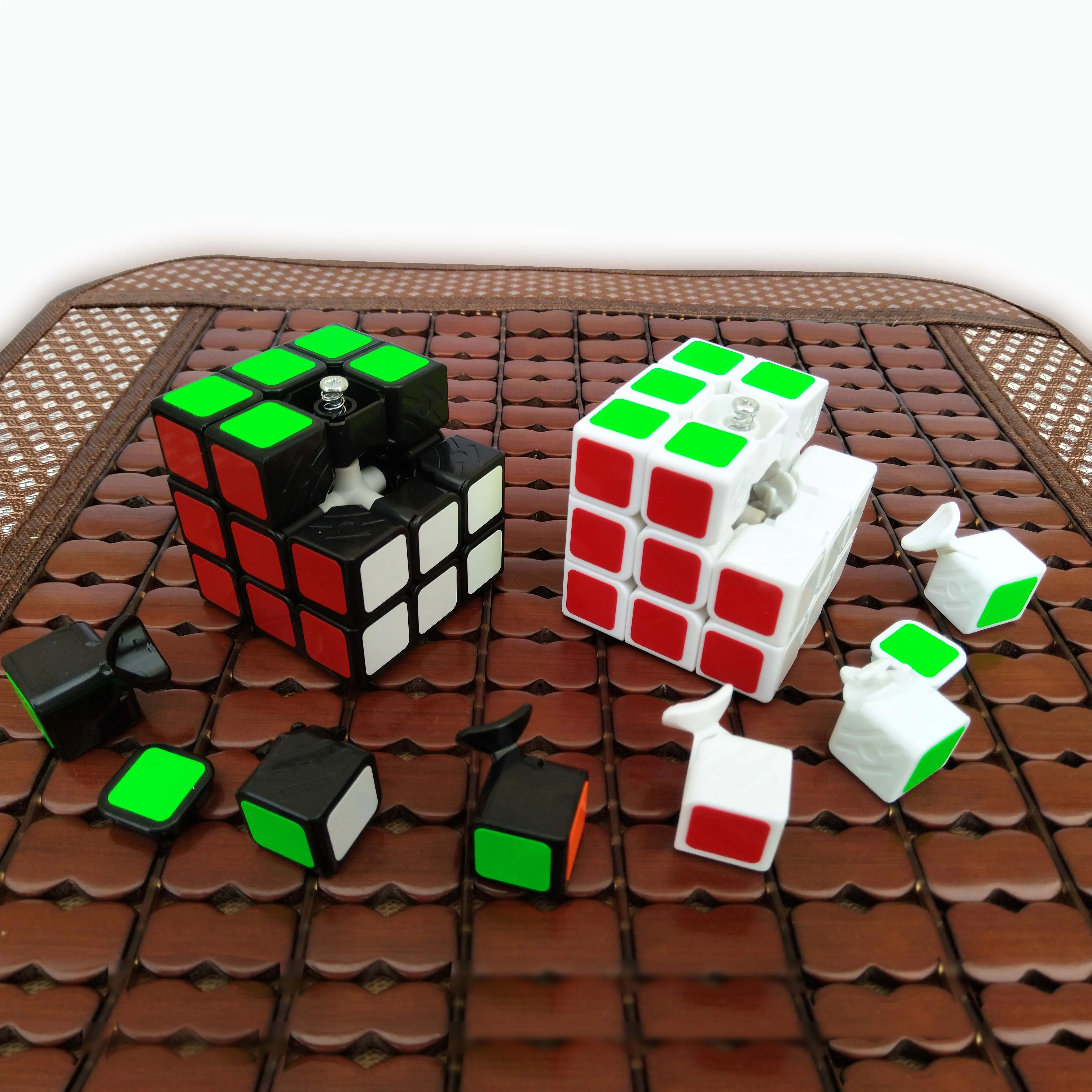 QiYi Профессиональный 3x3x3 магический куб скоростные кубики головоломка Neo Cube 3x3 Cubo