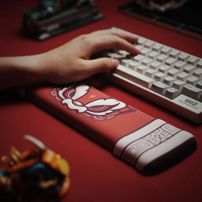 

Kawaii Cute Lion Memory Foam Keyboard Wrist Rest Red Mouse Pad Cartoon Ergonomic Silicone Anti-Slip for Gamer Writer Programmer