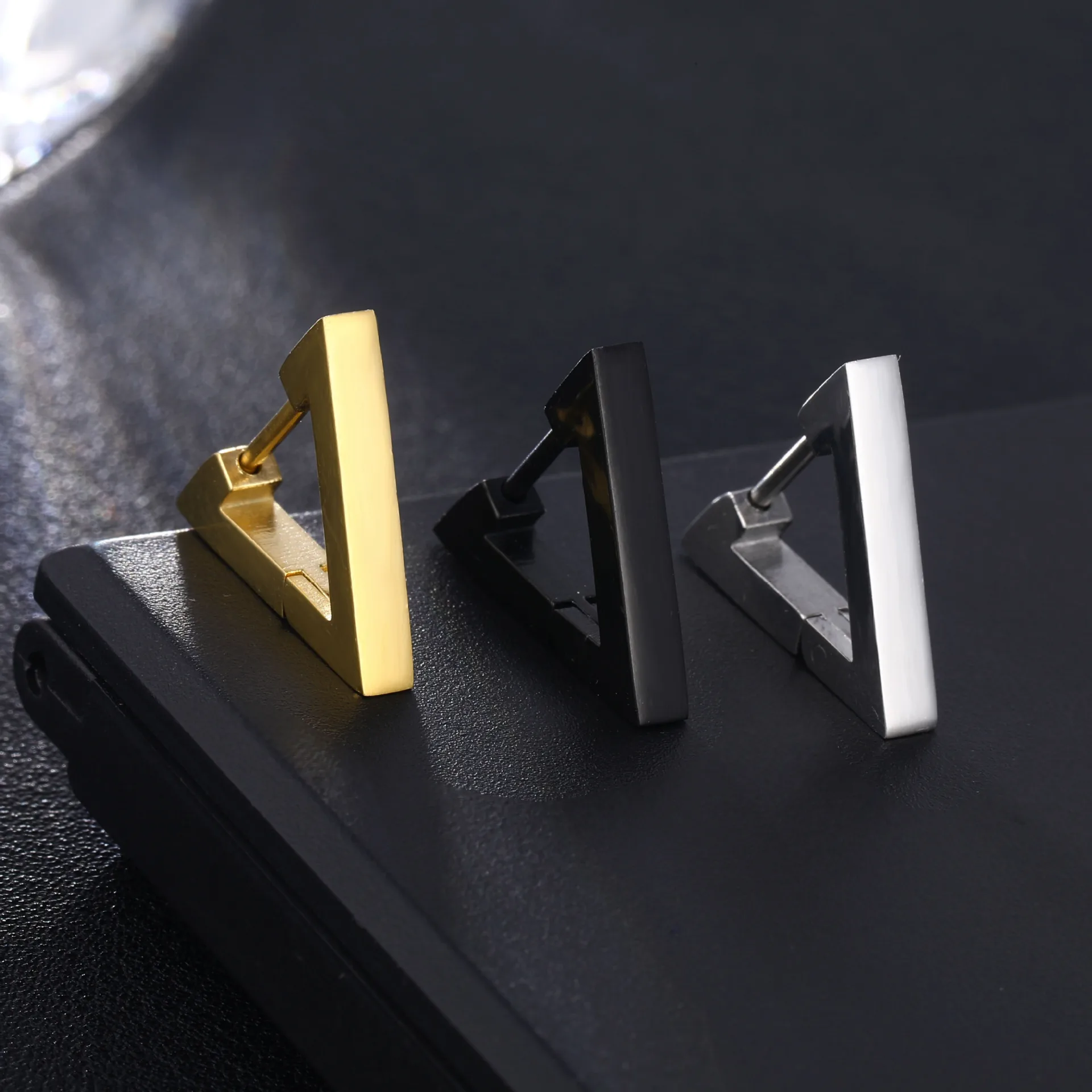 

New Popular 1Pair Stainless Steel Ear Stud Ear Clip Dangle Earrings for Men/Women Punk Black Piercing Fake Earrings Jewelry Gift