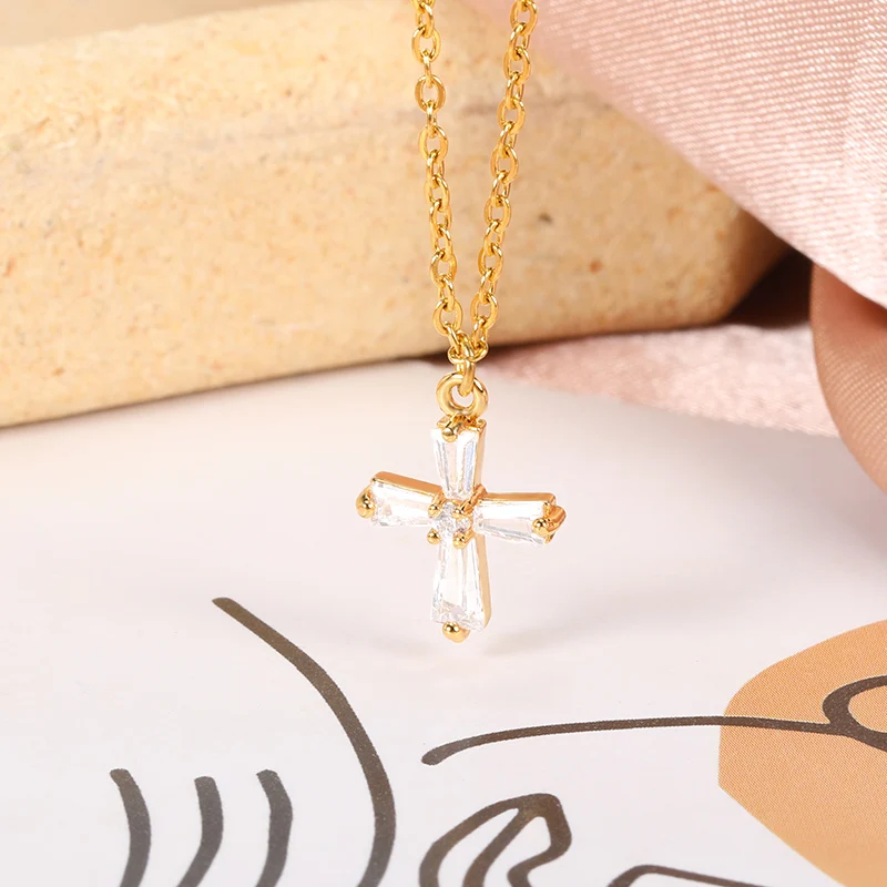 

Fashion Cross Love Zircon Necklace For Women Gold Silver Choker Party Wedding Couple Pendant Women Jewelry Trend Gift Wholesale