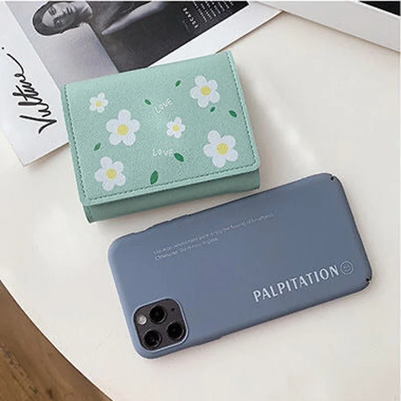 

Women Printed Snap Button Wallet Short Folding Fashion Small Fresh Wallet Ladies Wallet Small Purse Small Bag Small Coin Purse