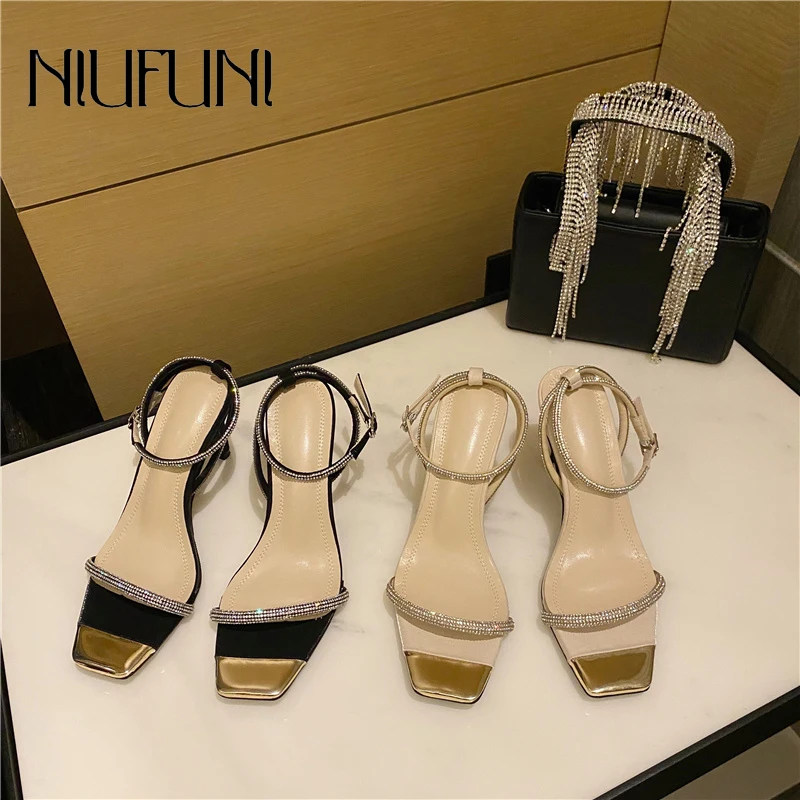 

Summer Fashion Women's Shoes One Word With Women's Sandals Shiny Rhinestone Square Toes High Heels Hasp Golden Simple Sandals