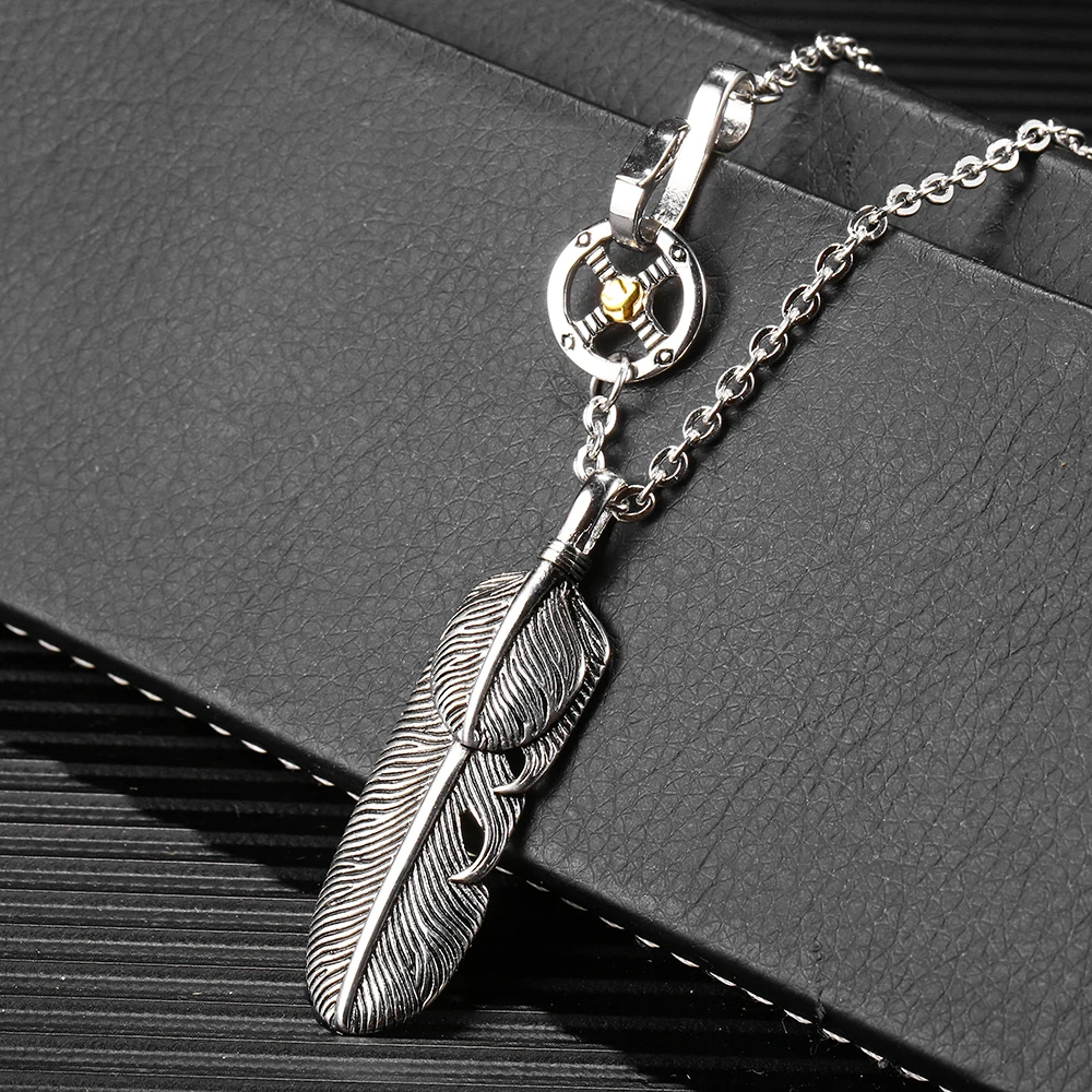 Необычное дизайнерское ожерелье с подвеской в виде пера от RIR минималистичное