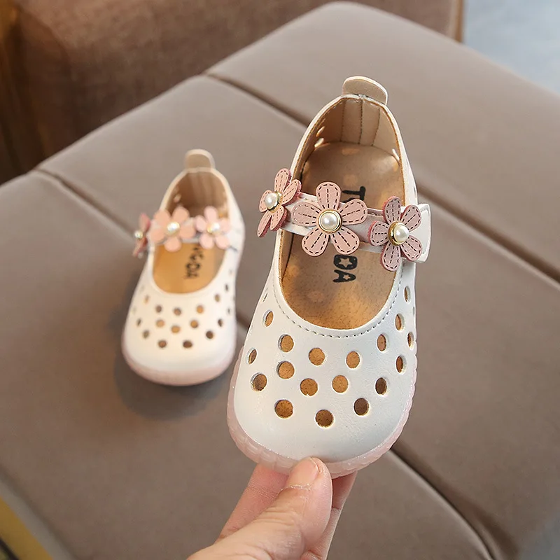 Новинка 2019 летние детские кожаные туфли для малышей сандалии с милыми цветами