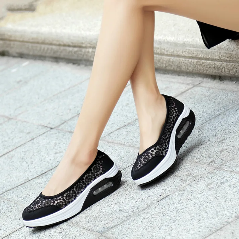 Platform Walking Shoes Women Slip on 2020 New Spring Summer Flats Female Soft Zapatos De Mujer Lace Loafers Ladies Air Cushion