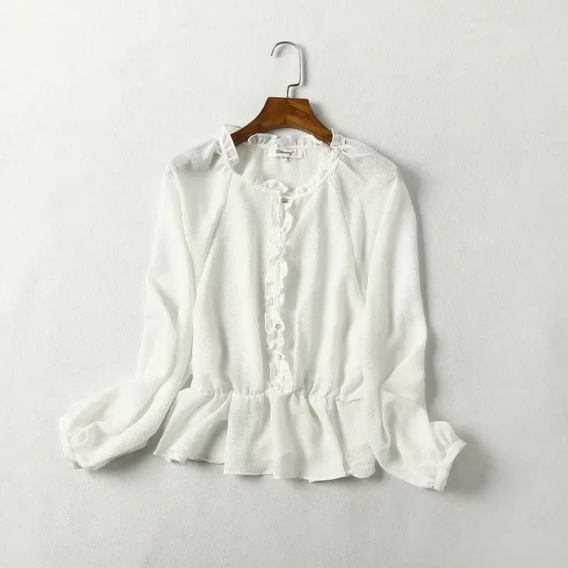 Однотонная женская однобортная рубашка с рюшами и круглым вырезом осенняя