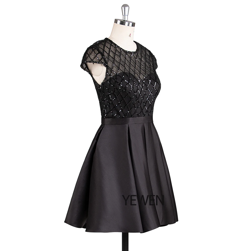 Черное вечернее платье для выпускного вечера короткое элегантное с круглым