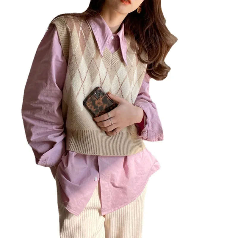

2021 Autumn Women's Vintage Plaid Loose Knitted Vest Sweater V-Neck Sleeveless Vintage Sweater Female Waistcoat Top