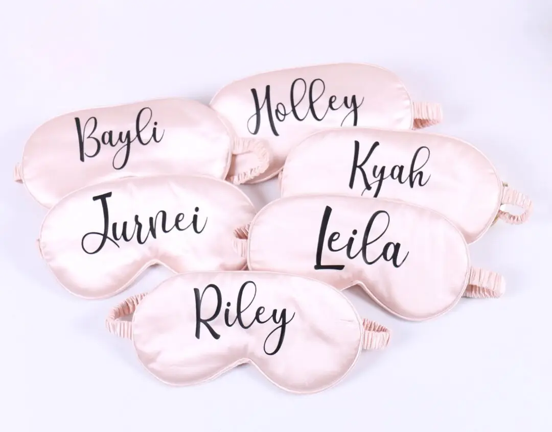 

Персонализированный атласный маска для глаз для сна подарок подружки невесты ночевки Свадебная вечеринка за свой собственный текст, гипоа...