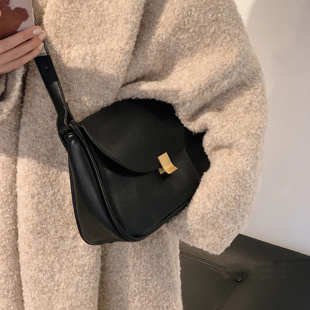 

Retro bag women's bag 2021 spring new Korean fashion messenger bag advanced sense versatile one shoulder small square bag