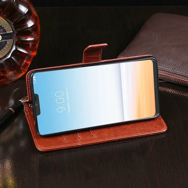 Чехол-книжка для LG G7 Plus ThinQ кожаный с магнитной застежкой рисунком Crazy Horse
