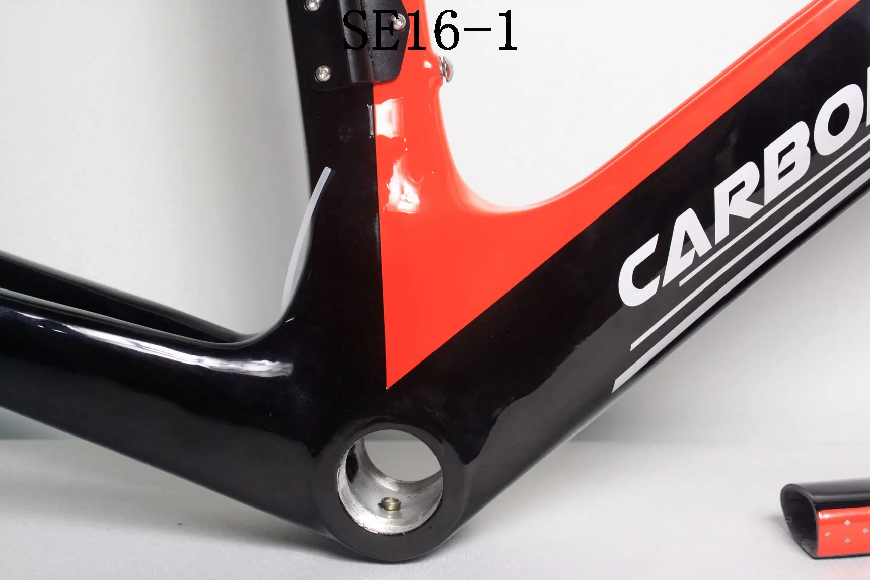 

Road bicycle carbon frame glossy and matte carbon bike frame factory price carbon frame road customize carbon frame cadre route