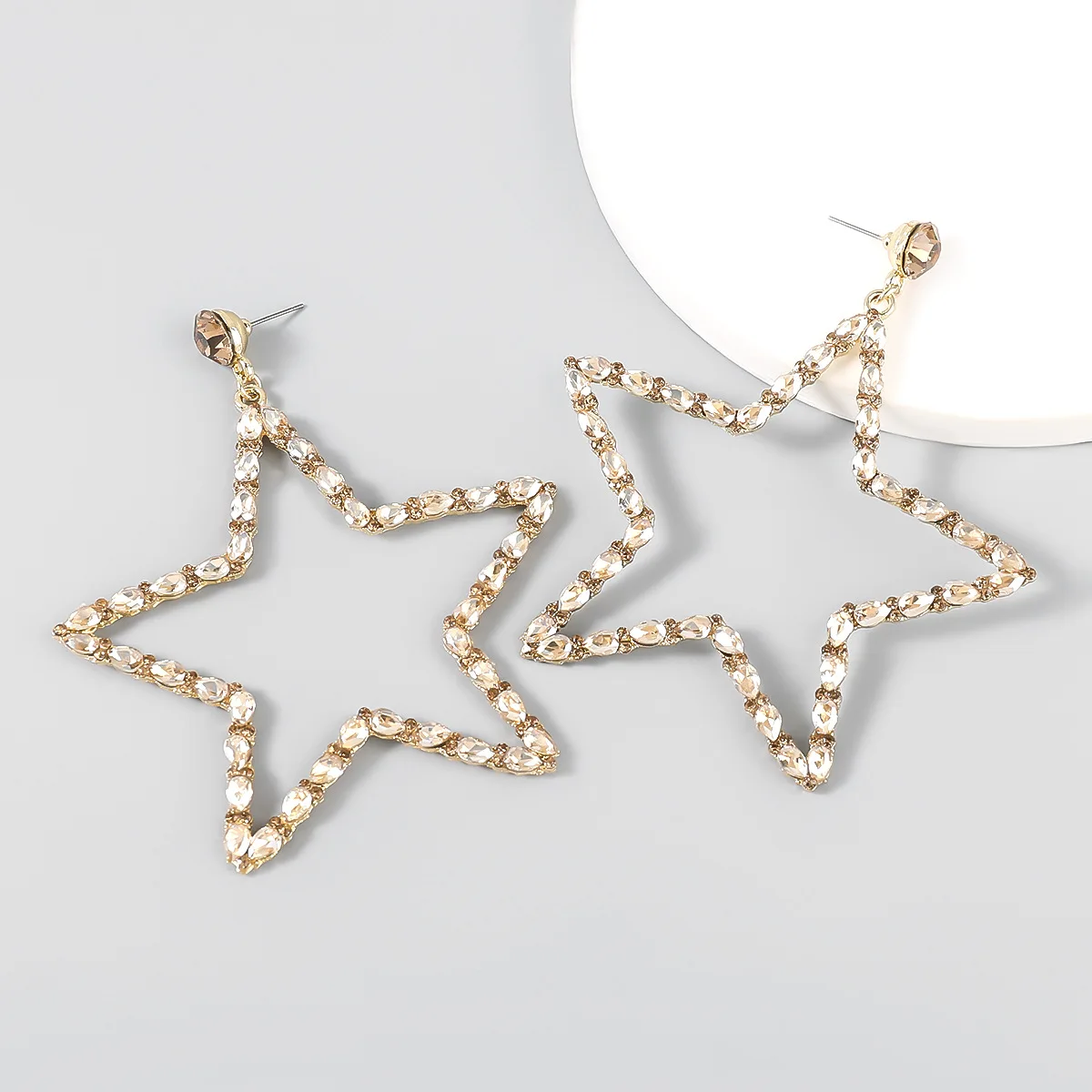 

Gold Hollow Out Star Pendant Earrings Elegant Charming Statement Drop Earrings Brilliant Romantic Party Jewelry Wholesale HT238