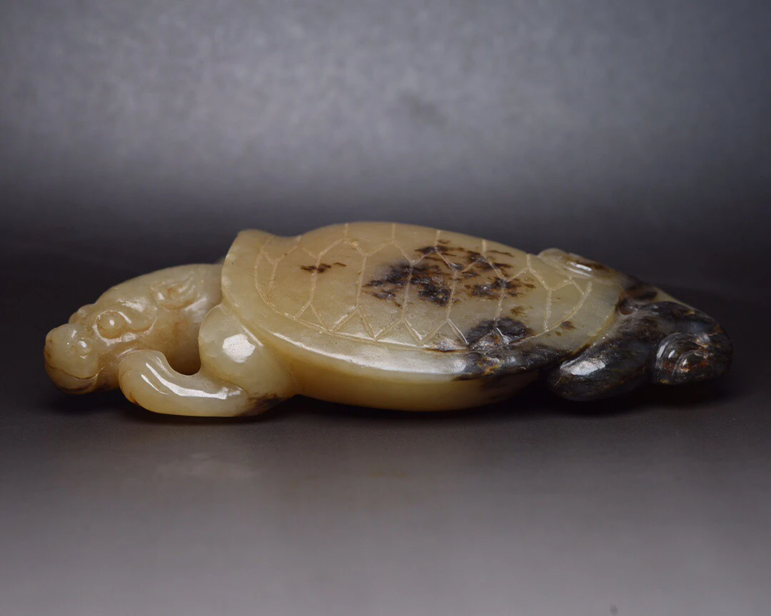 

Натуральная Нефритовая статуя HeTian, ручная работа, китайская Нефритовая черепаха, амулет Чан шоу Гуи, нефритовые ювелирные изделия