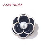aishi yinna new fashion corsage high quality ladies black and white small fragrance rose brooch flower shaped silk scarf buckle