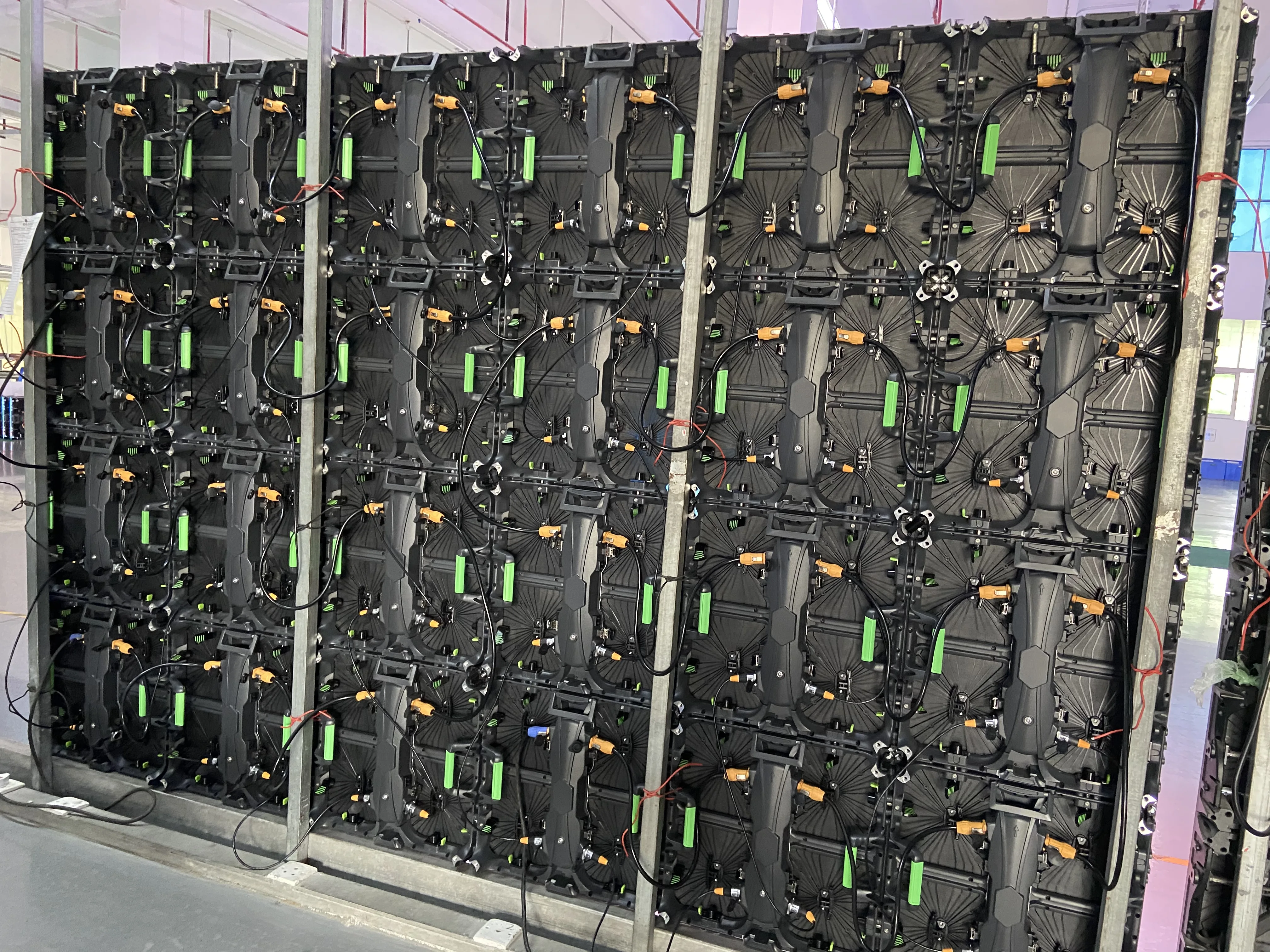 Koop Hot Selling P2.6 P3.9 Smd Hd 2K 4K Video Wall Indoor Full Color Rgb Verhuur Concert Stage Led Panelen Scherm