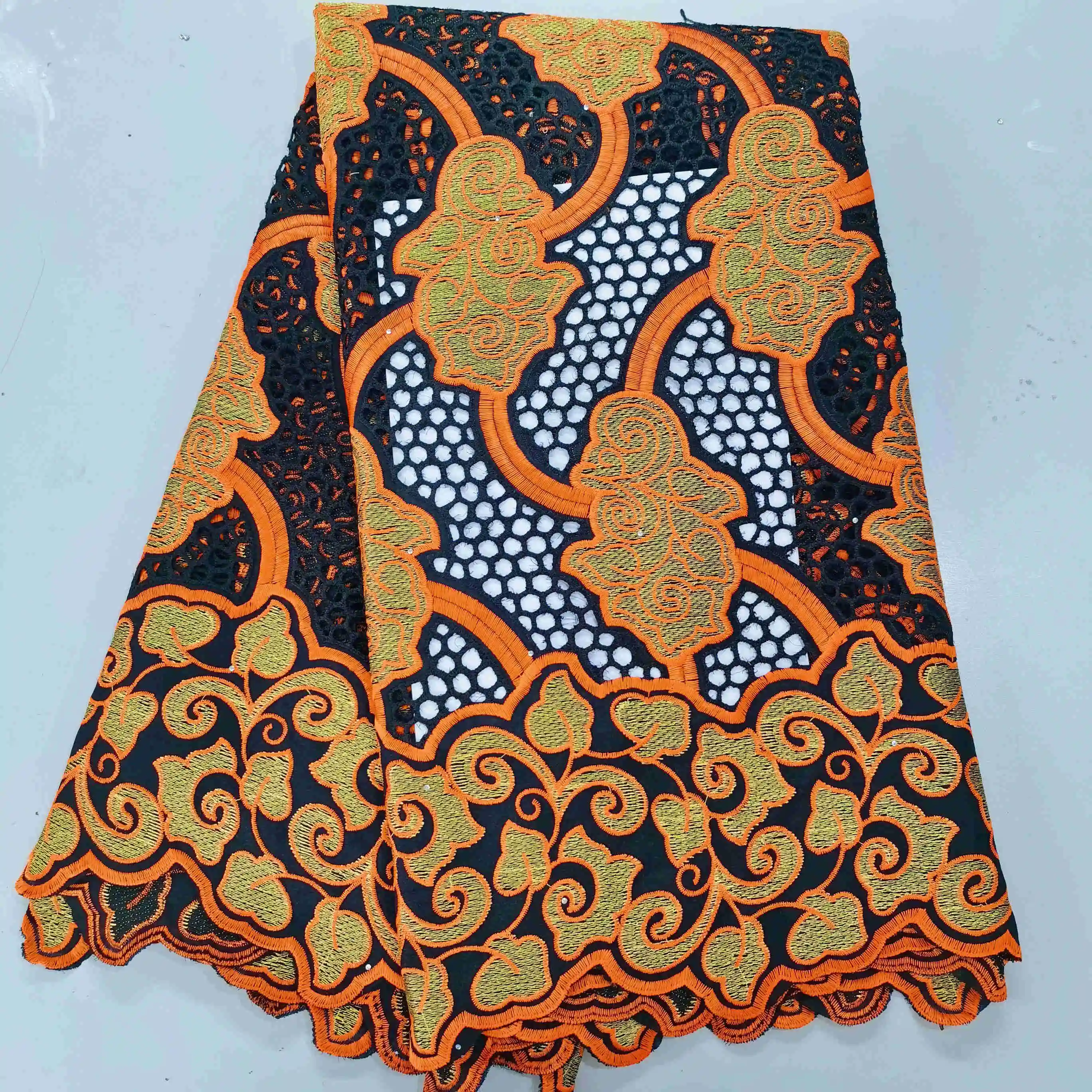 

Latest Gold Design African Lace Fabric 2020 High Quality White 100% Cotton Lace Fabric Nigerian Swiss Voile Lace In Switzerland