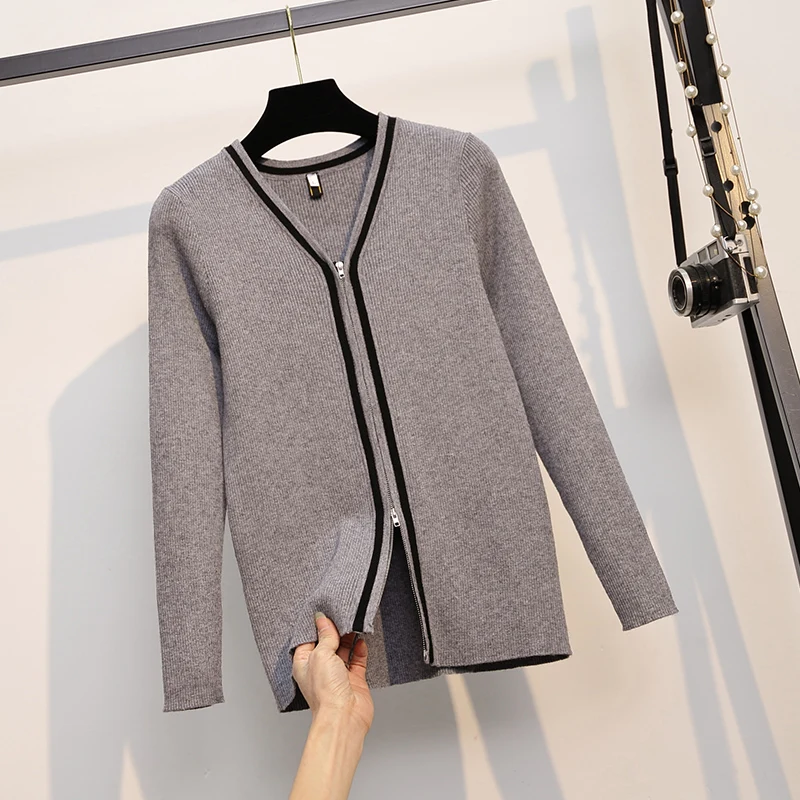 Свитер женский шерстяной свободного покроя с V-образным вырезом и длинным