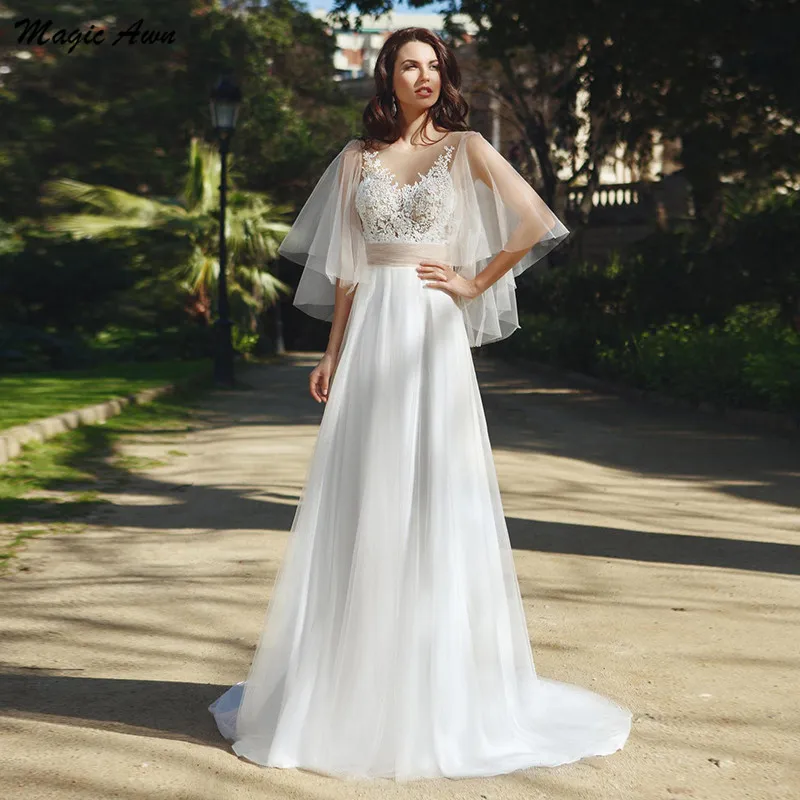 

Magic Awn Charming Tulle Boho Wedding Dresses 2021 Lace Appliques Illusion Cap Sleeves A-Line Beach Bridal Gowns Open Back Robes
