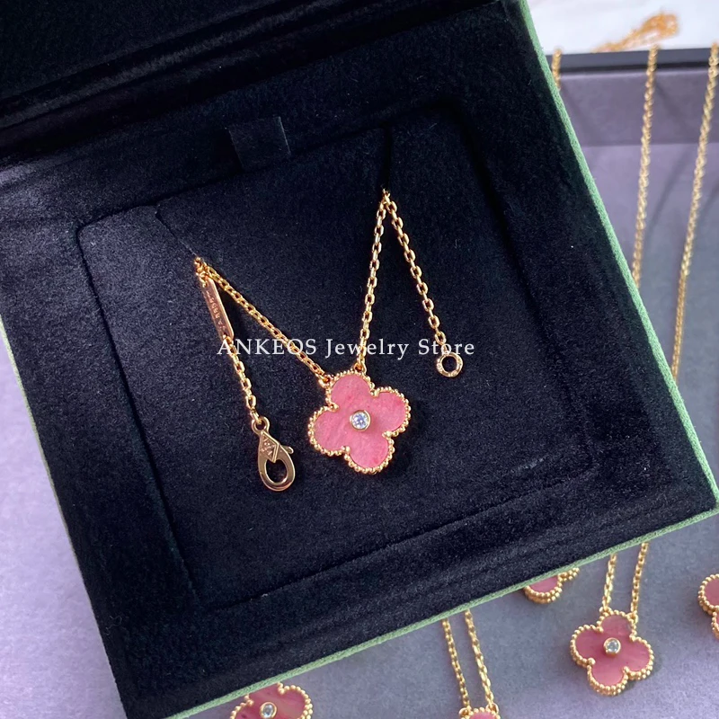 

Женская цепочка из титановой стали с подвеской в виде четырехлистного клевера