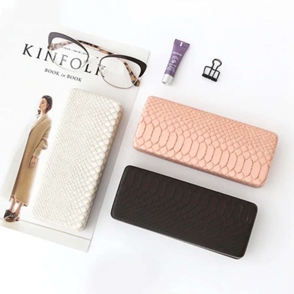 

1pc Personality Snake Pattern Myopia Glasses Case Large Antipressure Creative Sunglasses Box Fashion Leather Glasses Storage Box
