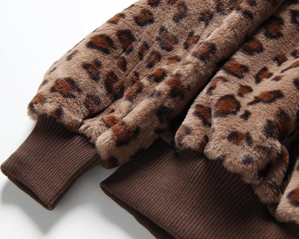 

Leopard Plush Sweater Women's 2021 Autumn Chic New Korean Style Hong Kong Flavor Round Neck Long-Sleeved Pullover Short