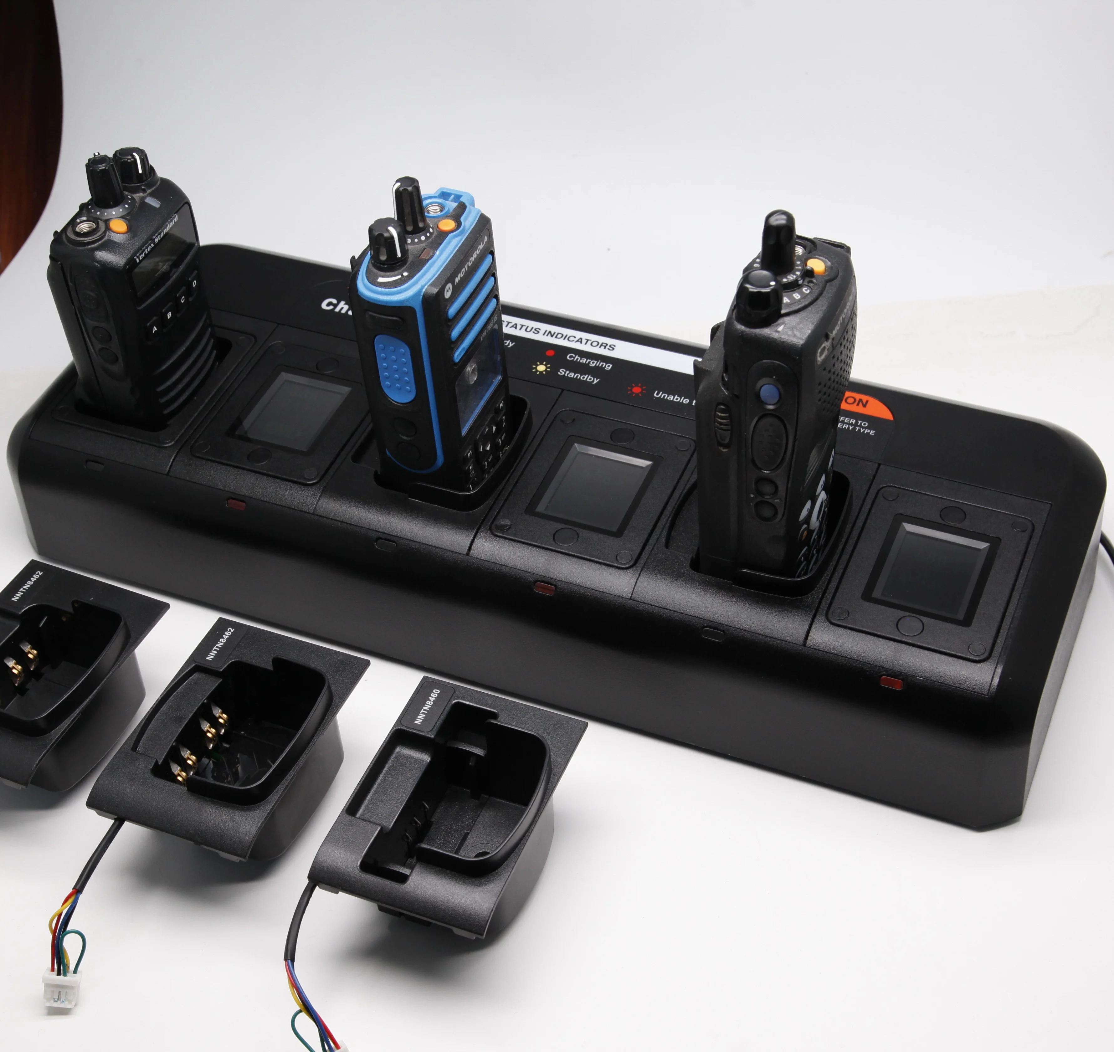 Custom XH-D6S 3-STATION BATTERY MAINTENANCE SYSTEM Li-ion battery Intelligent Rapid Walkie Talkie battery Charger