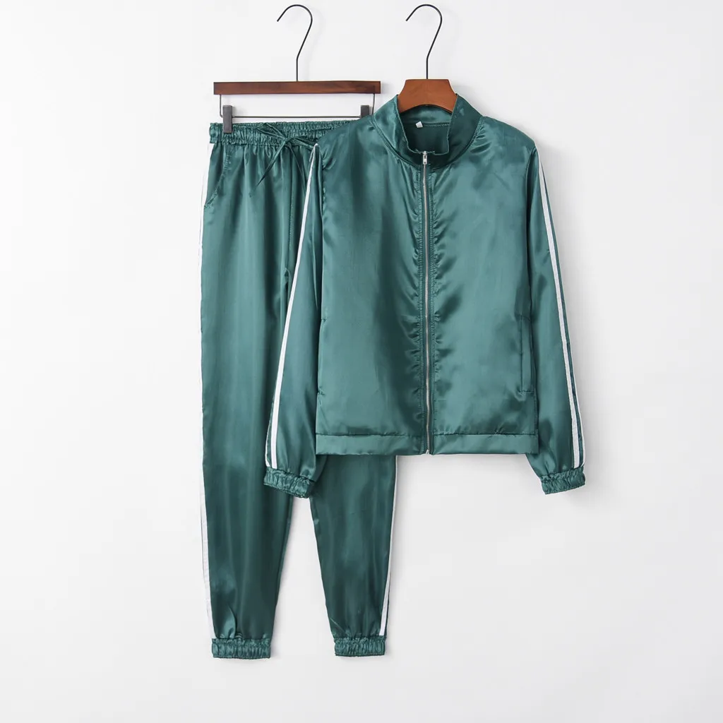 Женский спортивный костюм из двух предметов короткий топ на пуговицах спереди и