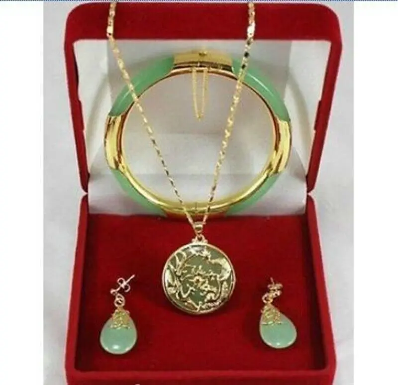 

Charming green jade Dragon Phoenix pendants necklace earring bracelet set