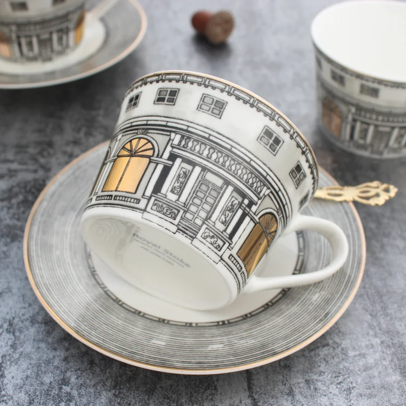 

Creative Ceramic Coffee Cup Saucer Spoon Set Modern Small Porcelain Tea Set Bone China Cute Reusable Xicara Drinkware EB50BD