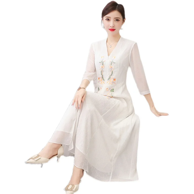 

COIGARSAM 4XL Plus Size Floral Women dress Chiffon Embroidery V-Neck Dresses White Purple 8129