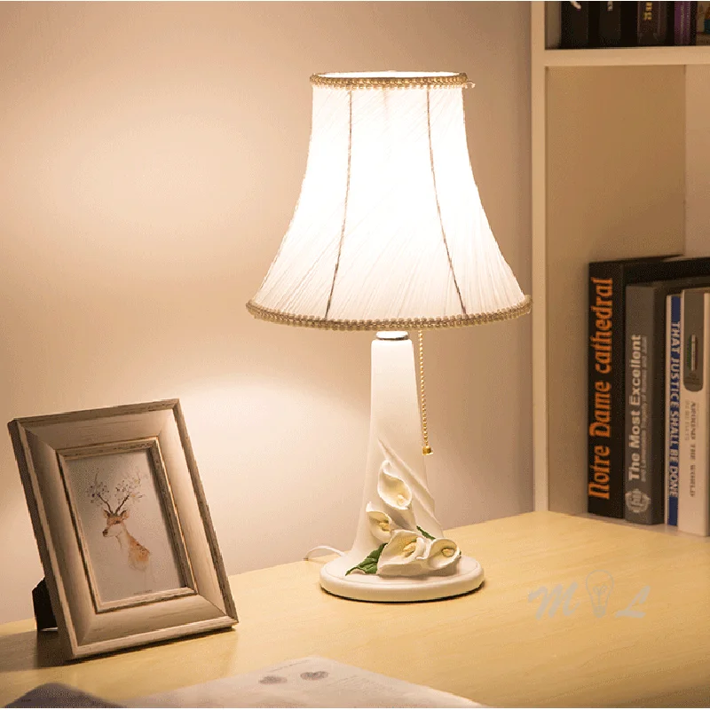 Светодиодная настольная лампа с цветами из смолы для украшения дома гостиной