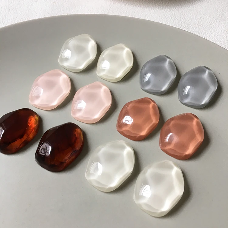 

Ассиметричные многогранные серьги-кабошоны из смолы с плоской спинкой и волнистыми краями, заколки для волос, ювелирные изделия ручной раб...